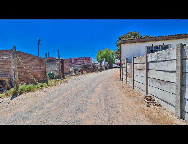 9,923M² WAREHOUSE FOR SALE IN BRACKENFELL INDUSTRIAL